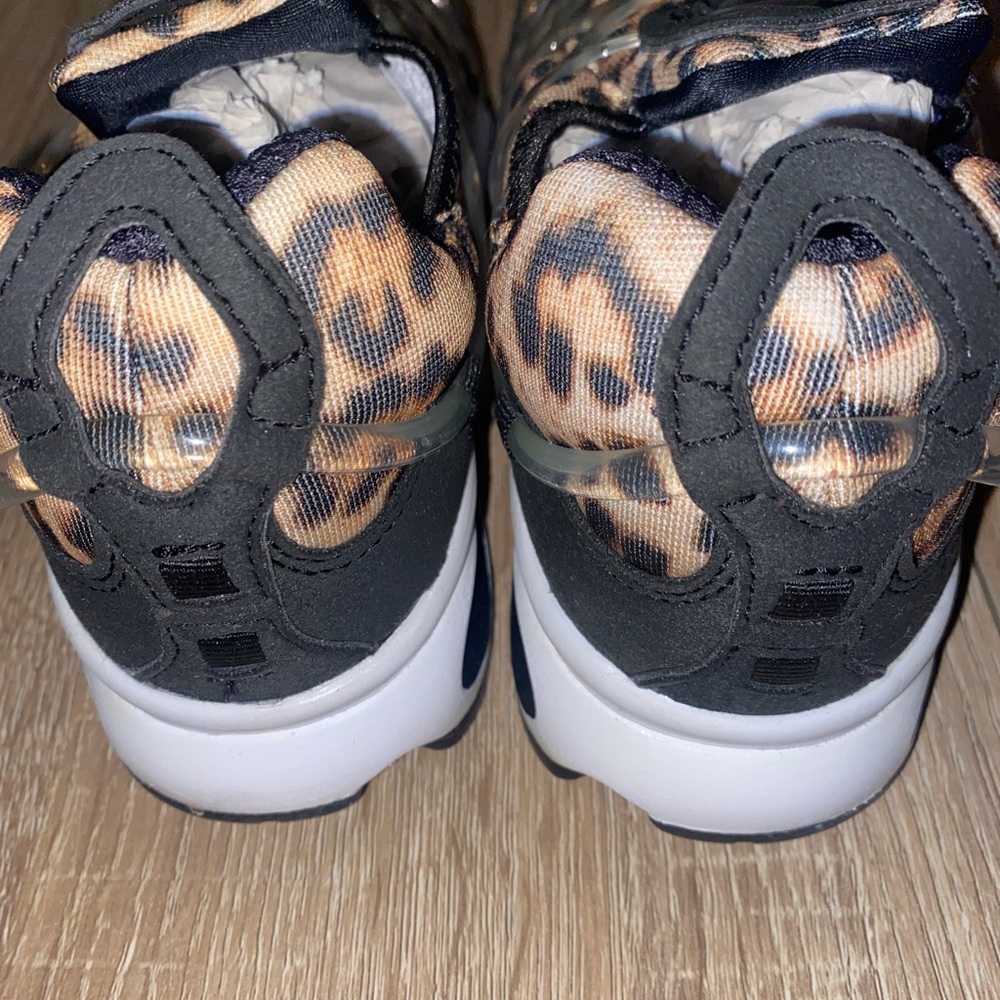 Nike Air Kukini SE Leopard (Black/Kumquat/White) Sneakers - Size 6 - Picture 7 of 13